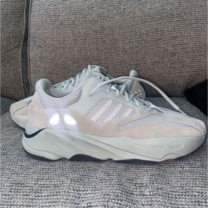 YEEZY BOOST 700 ‘SALT’ (NEW)
